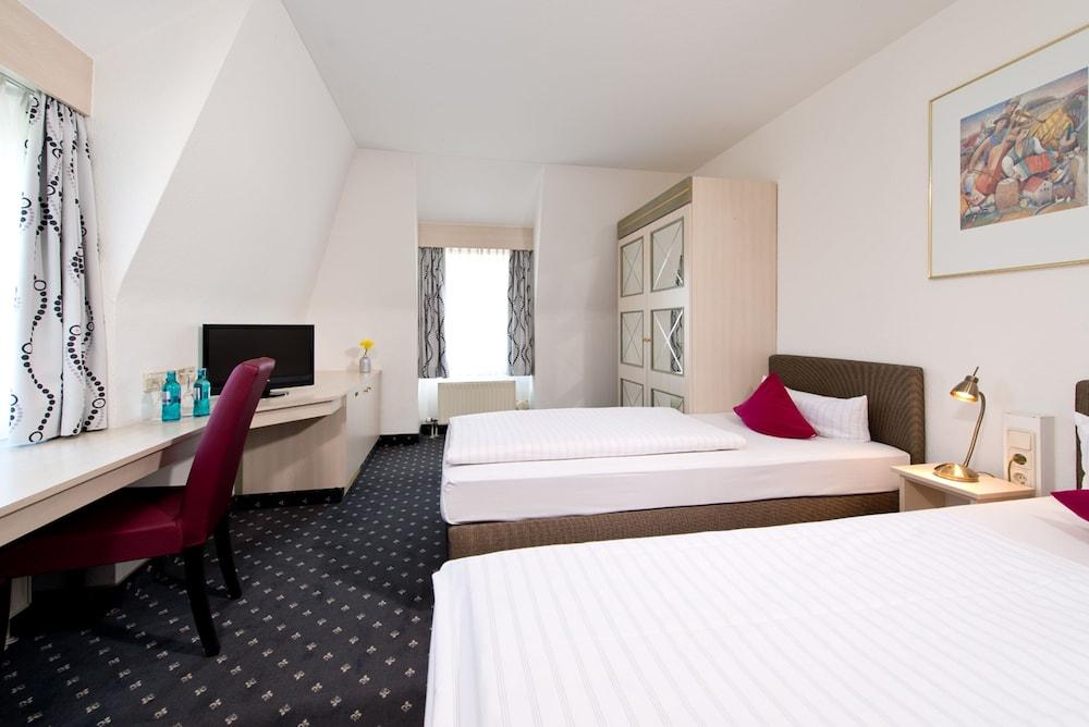 Achat Hotel Reilingen Walldorf Bagian luar foto