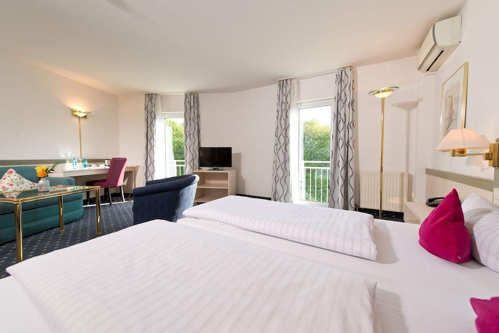 Achat Hotel Reilingen Walldorf Bagian luar foto