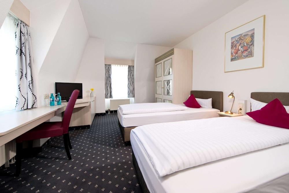 Achat Hotel Reilingen Walldorf Bagian luar foto